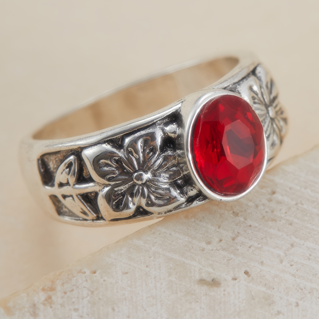 Retro Oval Index Finger Ring with Synthetic Zirconia